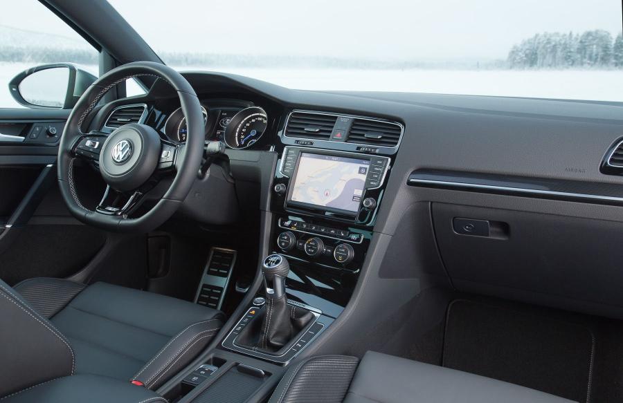  Volkswagen Golf R 5-Door 2013 года  (фото 34 из 100)